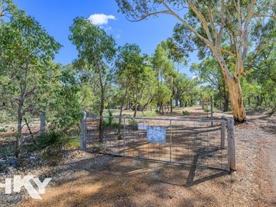 252 CREST HILL ROAD, Mooliabeenee WA 6504