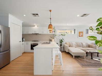 8/25 Gicha Close, Lake Coogee WA 6166