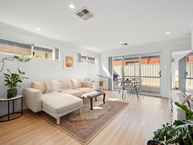 8/25 Gicha Close, Lake Coogee WA 6166
