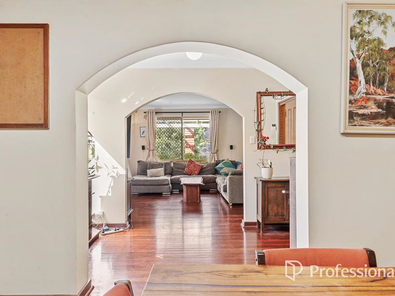 13 Fieldgate Square, Balga