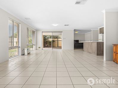 28 Ironbark Terrace, Hammond Park WA 6164