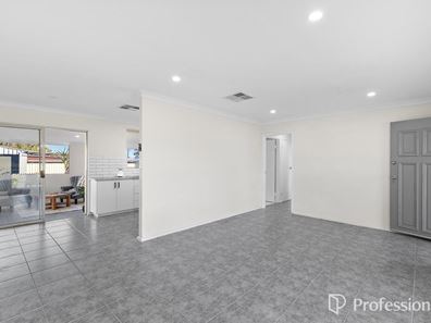 26 Grovelands Drive, Camillo WA 6111