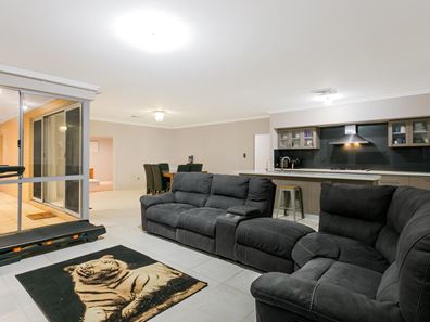 75 Ashworth Way, Brookdale WA 6112