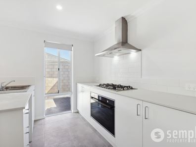 72 Alverstone Boulevard, Lakelands WA 6180
