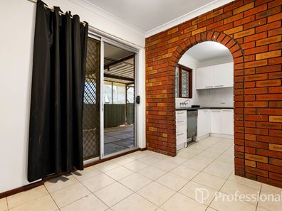 30 Mahonia Way, Forrestfield WA 6058