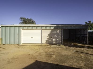 8 Memorial Avenue, Mukinbudin WA 6479