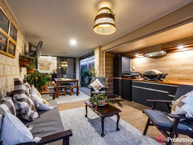 37 Sunnyside Way, Aveley WA 6069