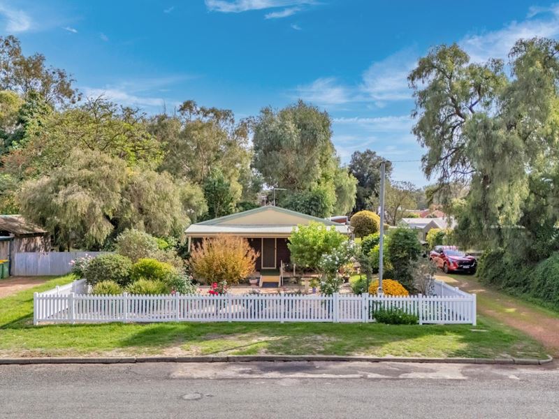 13 Forrest Street, Pinjarra WA 6208