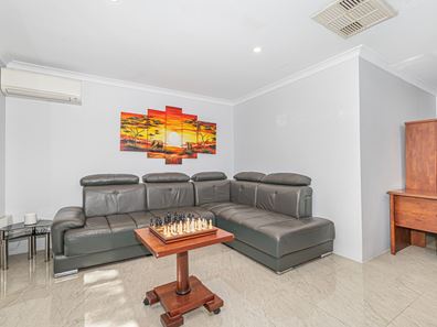 15 Frampton Crescent, Canning Vale WA 6155