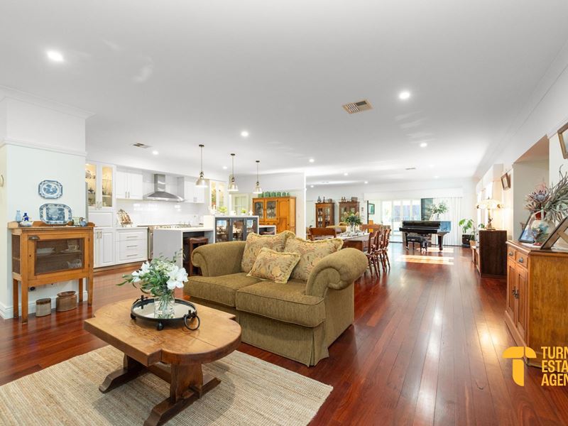 17 Zanzibar Loop, Aveley WA 6069