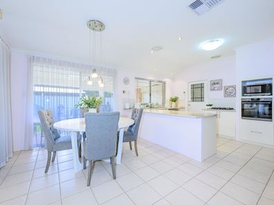12 Longleat Street, Canning Vale WA 6155