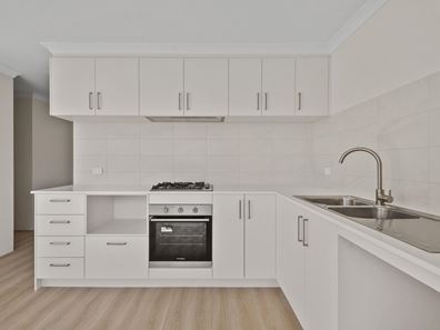 8/5 Glenayle Road, Golden Bay WA 6174