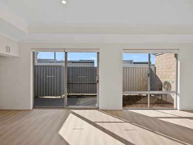 8/5 Glenayle Road, Golden Bay WA 6174