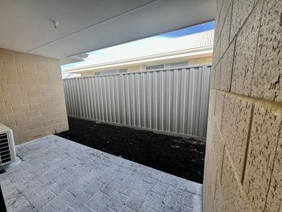11A Capricorn Crescent, Bennett Springs WA 6063