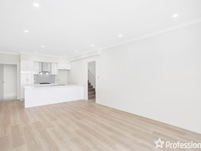 31 Coot Way, Tapping WA 6065