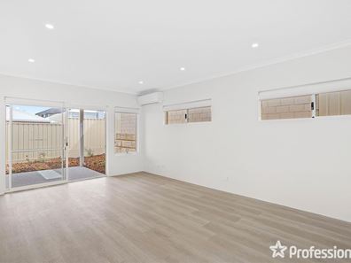 31 Coot Way, Tapping WA 6065