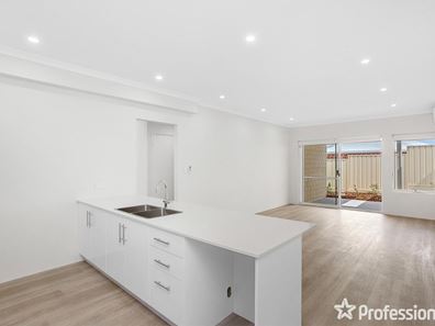 31 Coot Way, Tapping WA 6065