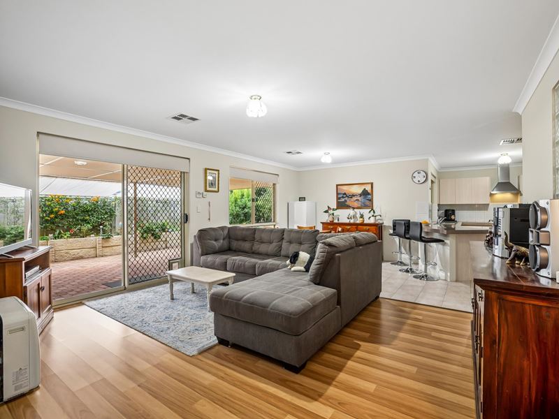 2/70 Hope Avenue, Manning