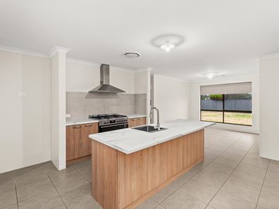 5 Ketteridge  Street, Burekup WA 6227