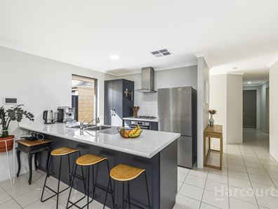 21 Cabernet Loop, Pearsall WA 6065