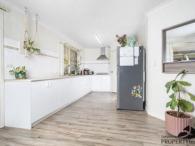 11 Duclas Place, Sunset Beach WA 6530