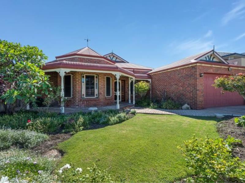 19 Plympton Mews, Hillarys WA 6025