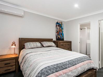 121 Broadway Boulevard, Piara Waters WA 6112