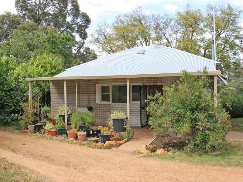 3 Ayres Road, Stoneville WA 6081