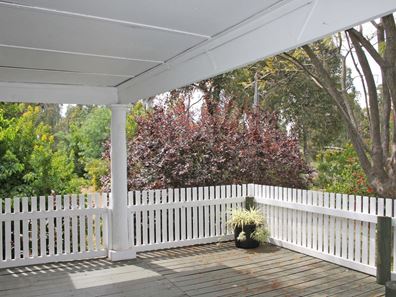 3 Ayres Road, Stoneville WA 6081
