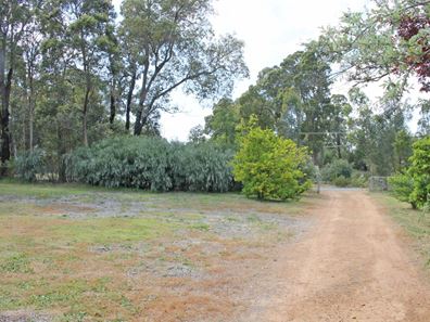 3 Ayres Road, Stoneville WA 6081