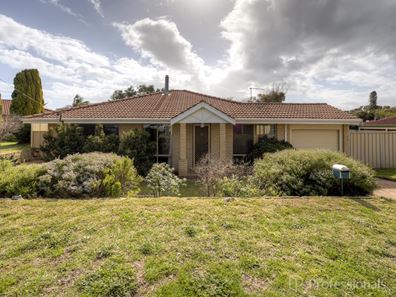 9 Caley Place, Two Rocks WA 6037