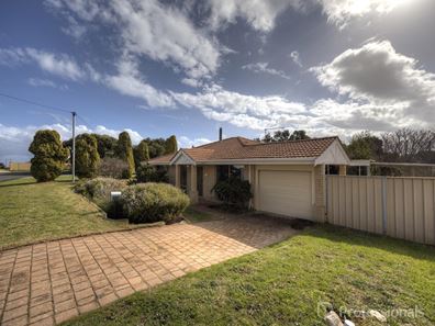 9 Caley Place, Two Rocks WA 6037