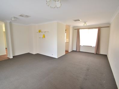 45 Ravenscroft Way, Kelmscott WA 6111