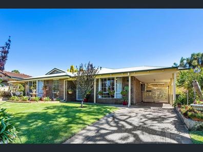 61 The Crest, Woodvale WA 6026