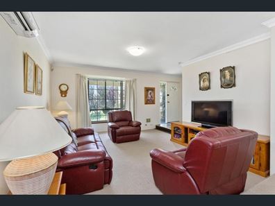 61 The Crest, Woodvale WA 6026