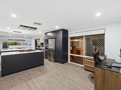 12 Rawlinna Heights, Ballajura WA 6066