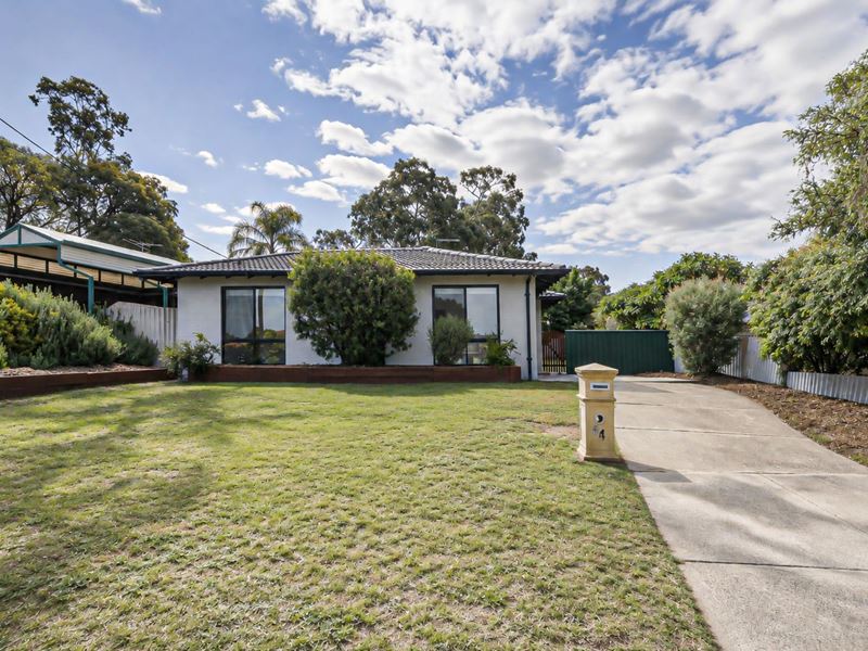 64 Ravenscroft Way, Kelmscott WA 6111