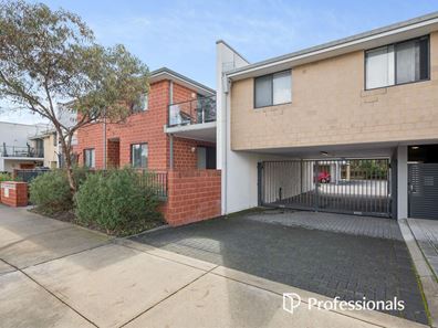 30/10 Whitlock Road, Queens Park WA 6107