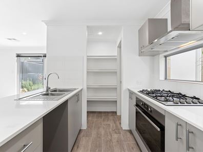 16 Chasewater Street, Aveley WA 6069