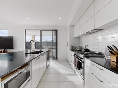 58 Broadmeadows Dr, Bushmead WA 6055