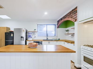1/2 Gillark Street, Dudley Park WA 6210