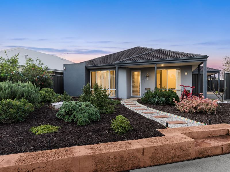 16 ALBAVALE RD, Piara Waters
