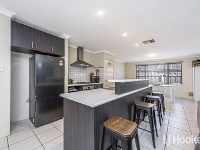 5 Marsdenia Road, Halls Head WA 6210