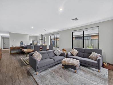 6 Capitola Way, Madora Bay WA 6210