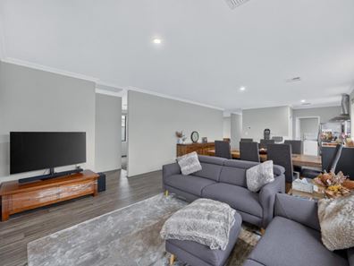 6 Capitola Way, Madora Bay WA 6210