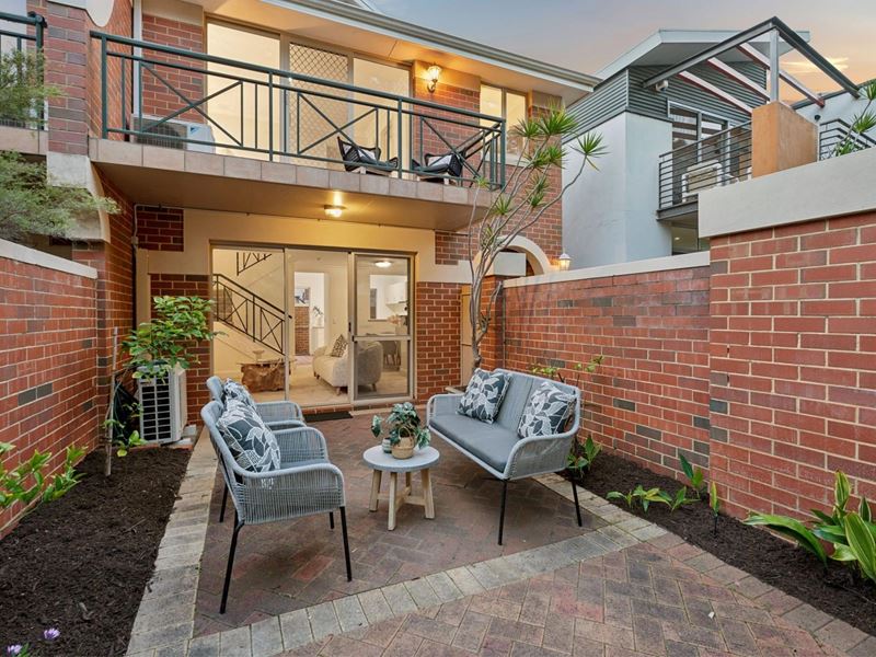 2/153 Derby Road, Shenton Park WA 6008