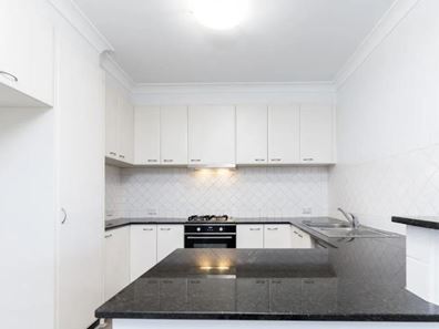 18/2 Plaistow Street, Joondalup WA 6027