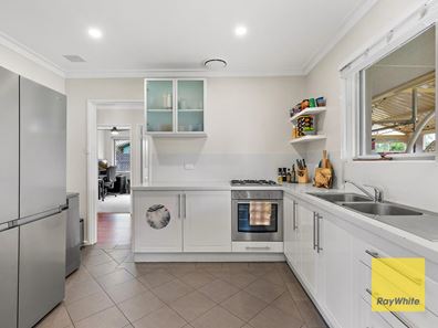 27 Glyndebourne Avenue, Thornlie WA 6108