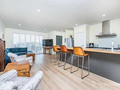 12 Hooded Chase, Alkimos WA 6038