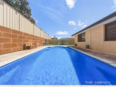 19 Neilson Street, Hammond Park WA 6164
